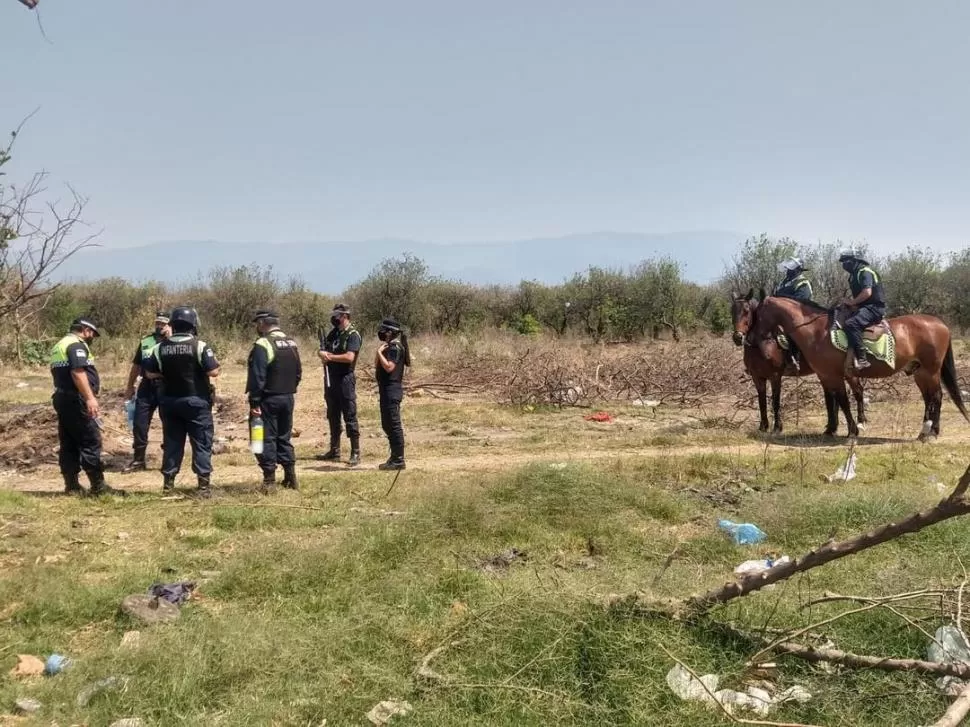 BÚSQUEDA DEL ACUSADO. Caballería e Infantería realizan rastrillajes.  