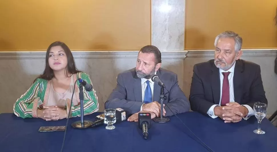 MESA. Assán, Juri y Verón Guerra, cuando asumieron hace un año en la conducción del cuerpo legisferante. 