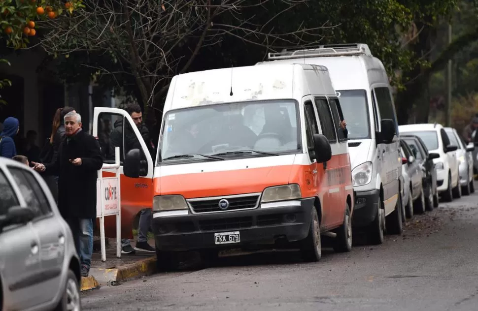 ESCOLARES. Las combis y minibuses deben registrarse hasta el 20 de noviembre para sustituir a los colectivos. la gaceta / foto de Osvaldo Ripoll (archivo) 