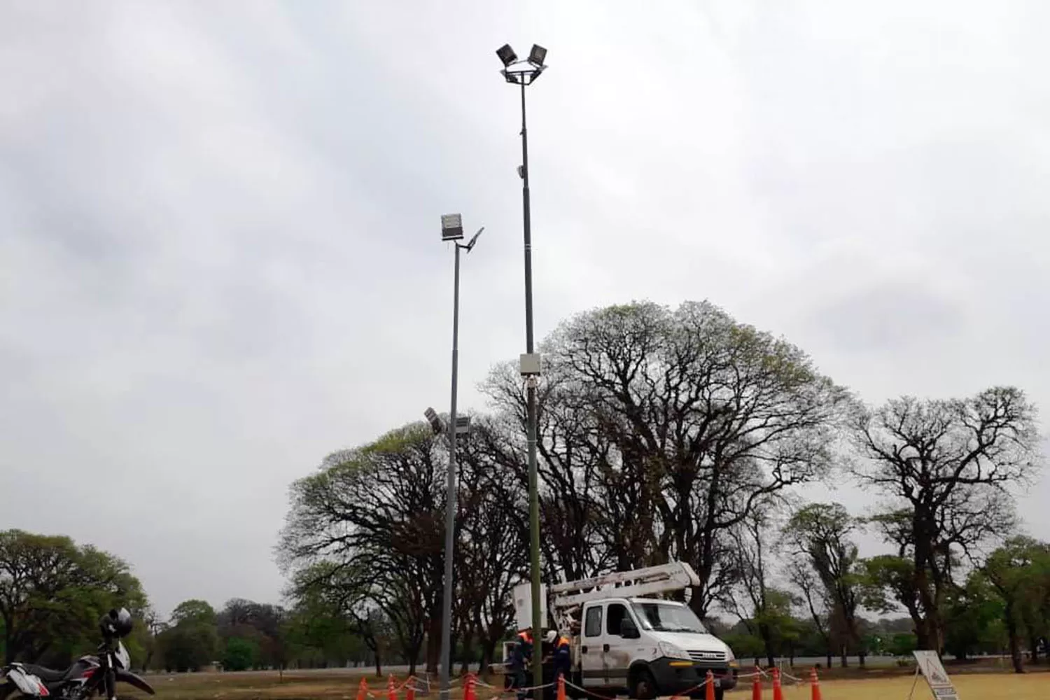 Finalizan esta semana la obra del nuevo alumbrado público del parque 9 de Julio