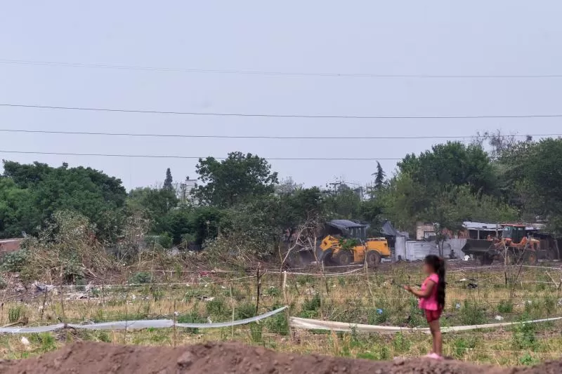 TOMA DE TIERRAS. En Tucumán ocuparon el predio en avenida América y Francisco de Aguirre.