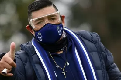 Maradona, aislado por contacto estrecho con un posible contagiado de covid-19