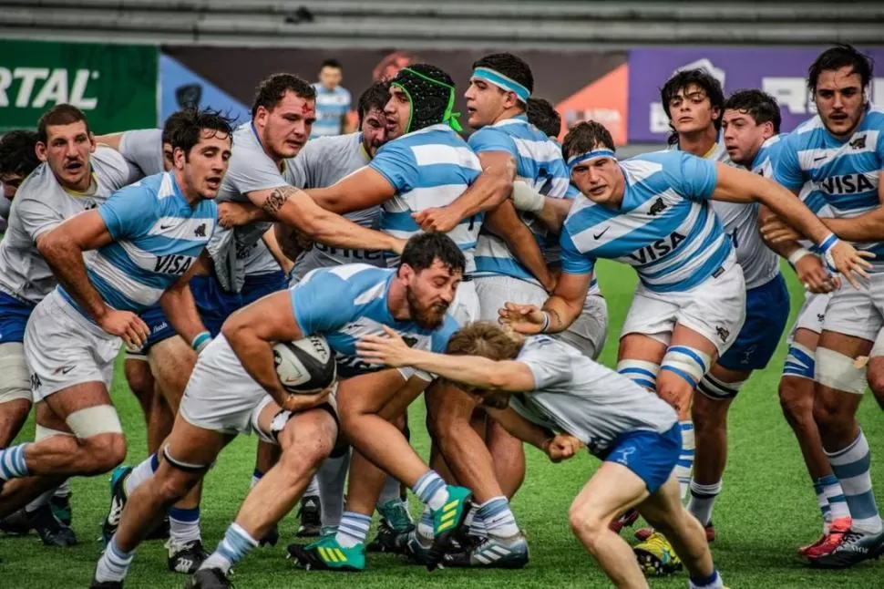 CONTACTO. Salvo en el debut contra Chile, Argentina XV no dejó dudas de su superioridad. La experiencia de Javier Ortega Desio fue un valor agregado al equipo. prensa uar 