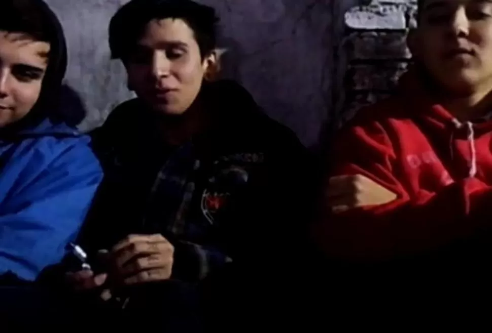 ESTRENO MUNDIAL. El Doc Buenos Aires presenta “4tro v3int3”, de Perrone. 