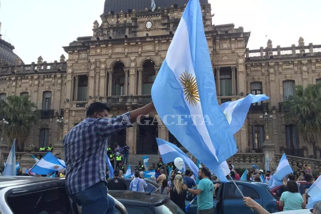 Elías de Pérez: “es indispensable que Manzur salga de su burbuja política”