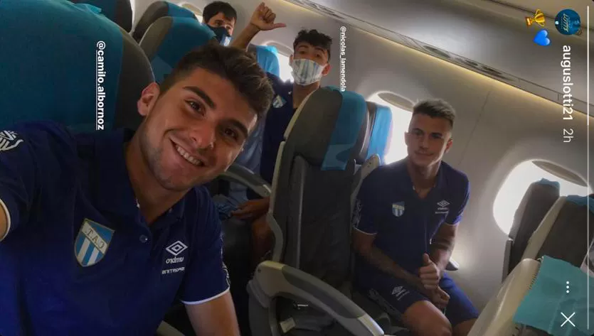 OTRA VEZ, POR LOS PUNTOS. Los Jugadores decanos ya están en Buenos Aires, donde desde las 21 de mañana enfrentarán a Independiente.