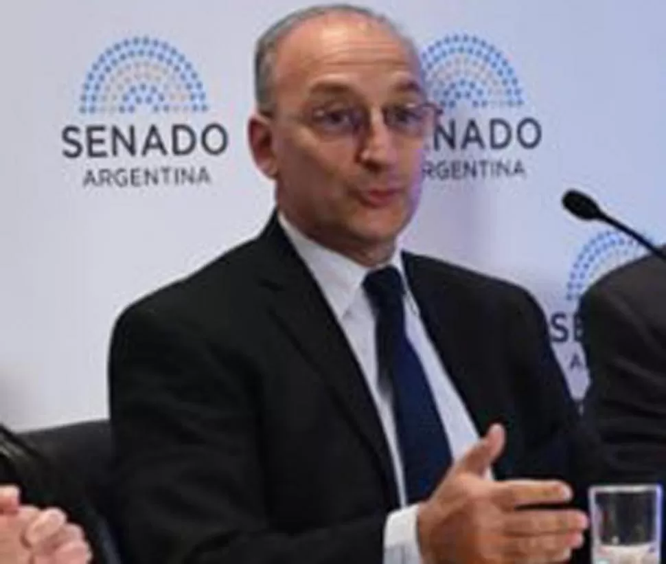 DÍAZ RICCI. Servicios públicos y medio ambiente, los temas de los 90. tribunaldecuentas.gob.ar