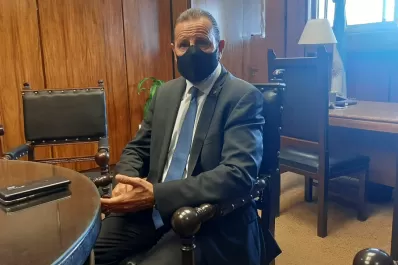 El manzurismo capitalino quiere que Alfaro tome licencia por ser precandidato