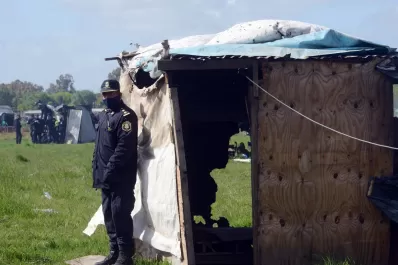 Según Kicillof, el desalojo se hizo con todos los cuidados para evitar situaciones de violencia