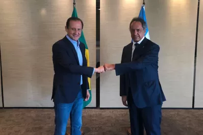Scioli pide que más productos argentinos lleguen a las góndolas de Brasil