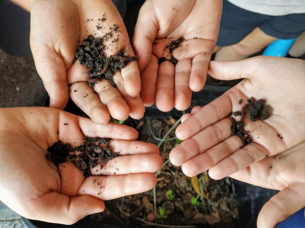 Educando a los niños en el reciclaje