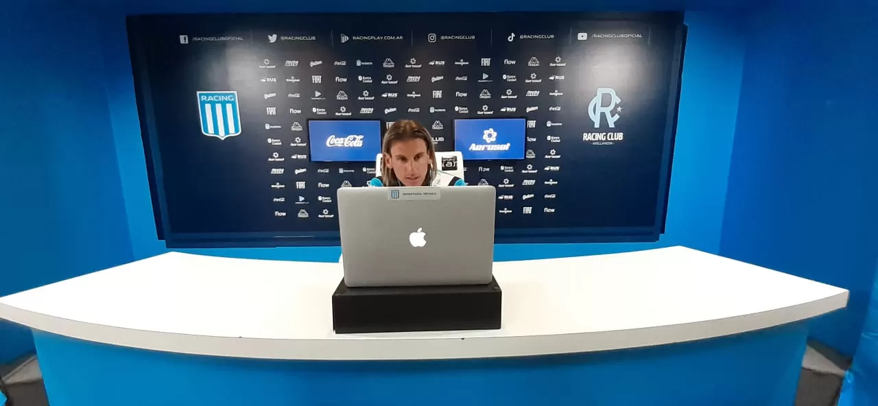 Beccacece, durante la conferencia de esta tarde. FOTO TOMADA DE TWITTER.COM/RACINGCLUB