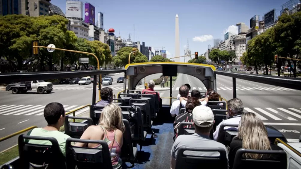 REAPERTURA. Comienzan a llegar turistas extranjeros al país. ARCHIVO