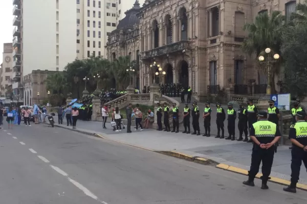 Video: el anuncio de la marcha contra Manzur obligó a un importante despliegue policial