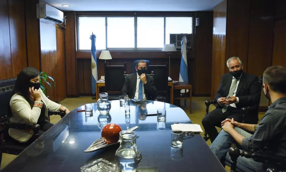 OTRO AÑO MÁS. Sara Assán, Fernando Juri y Eduardo Verón Guerra conducirán los destinos del Concejo Deliberante por otro año más. LA GACETA / FOTO DE ANALíA JARAMILLO