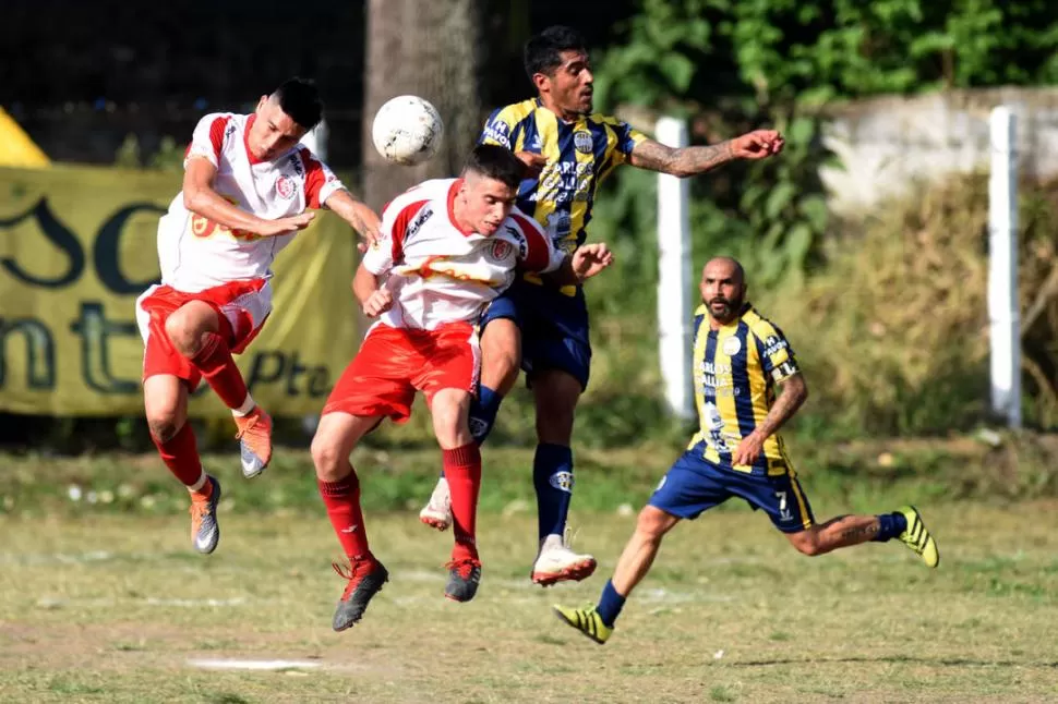 CERCA DEL REGRESO.El capitán Barrera y Julio Caldez, dos que integran el plantel “juliano”. 