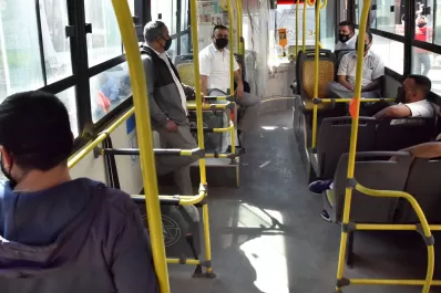 ¿Qué va a pasar con los colectivos? Empresarios del transporte buscan destrabar el conflicto y evitar un paro