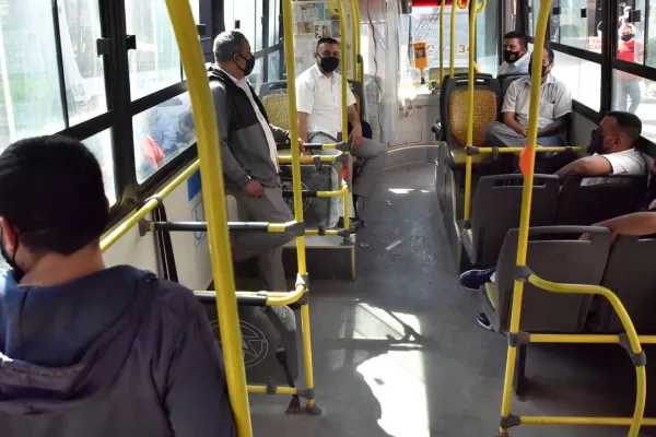 ¿Qué va a pasar con los colectivos? Empresarios del transporte buscan destrabar el conflicto y evitar un paro