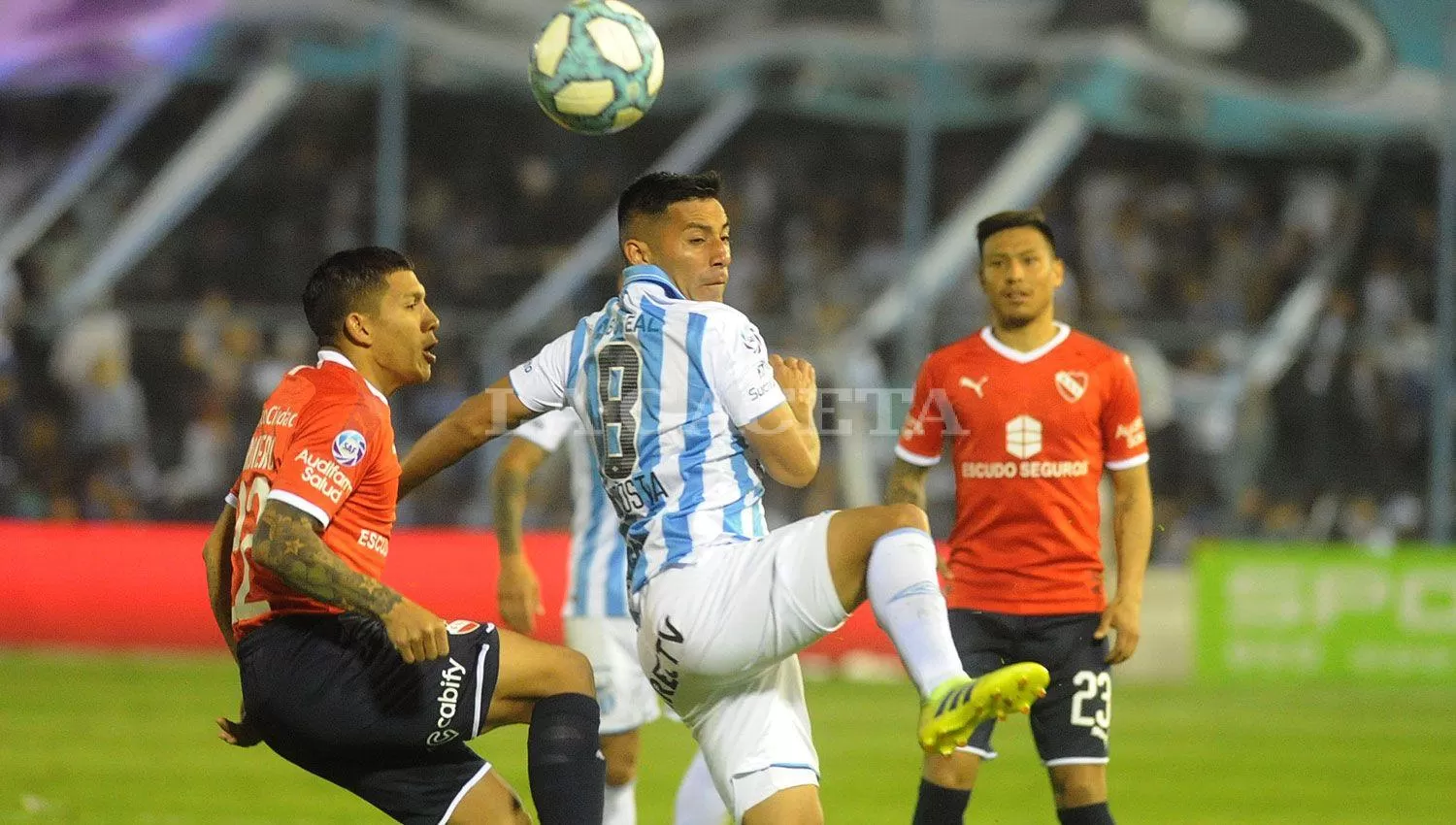 Las estadísticas entre Atlético e Independiente tienen números en rojo