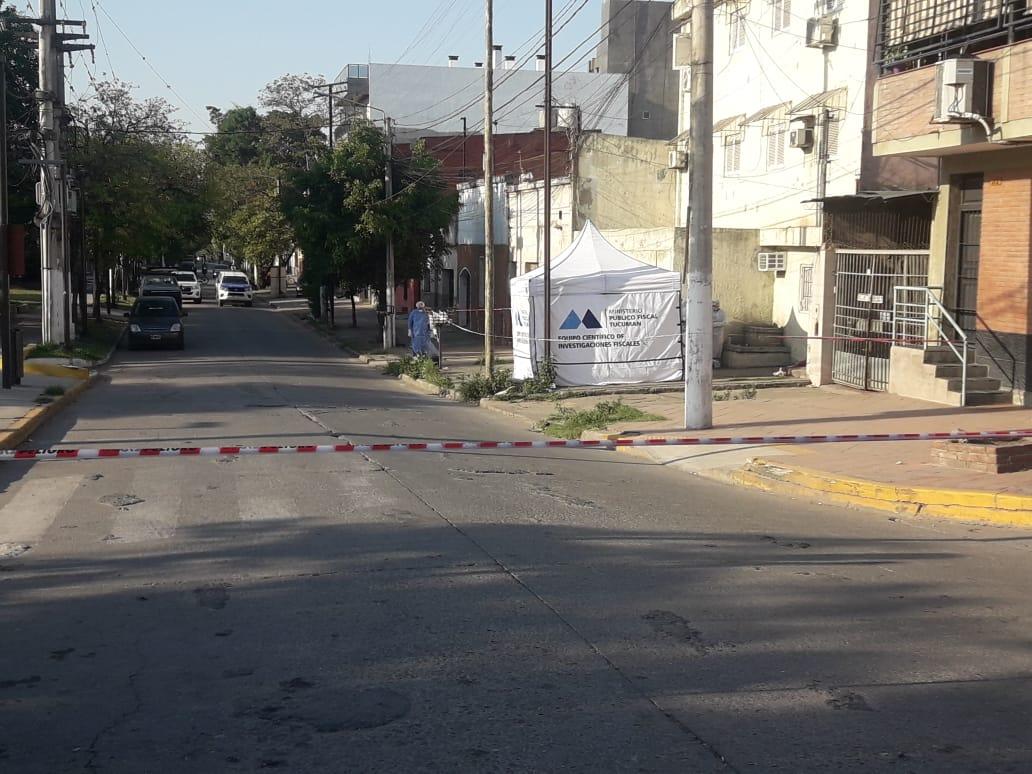 EL LUGAR DEL HECHO. La Policía trabaja en la zona.