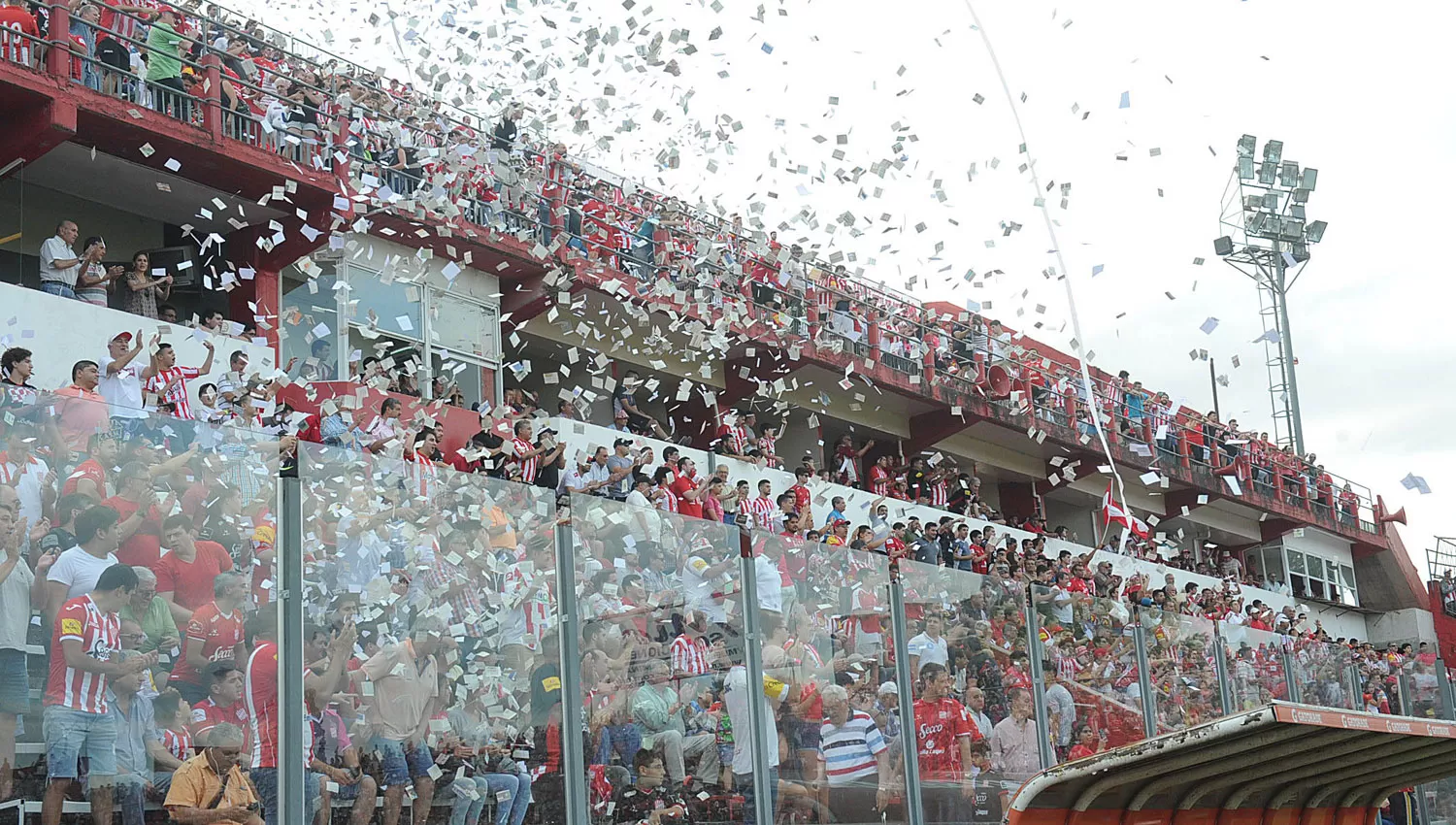 ANSIOSOS. Los hinchas santos cuentan las horas para volver a ver el equipo de la dupla.