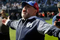 Médicos y familiares de Maradona acuerdan ponerse firmes en su recuperación