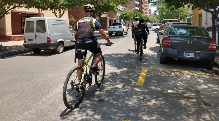 POLICÍAS EN BICICLETA. Por Barrio Norte. Foto: Ministerio de Seguridad