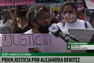 Familiares de Alejandra Benítez marcharon a la plaza Independencia y pidieron justicia