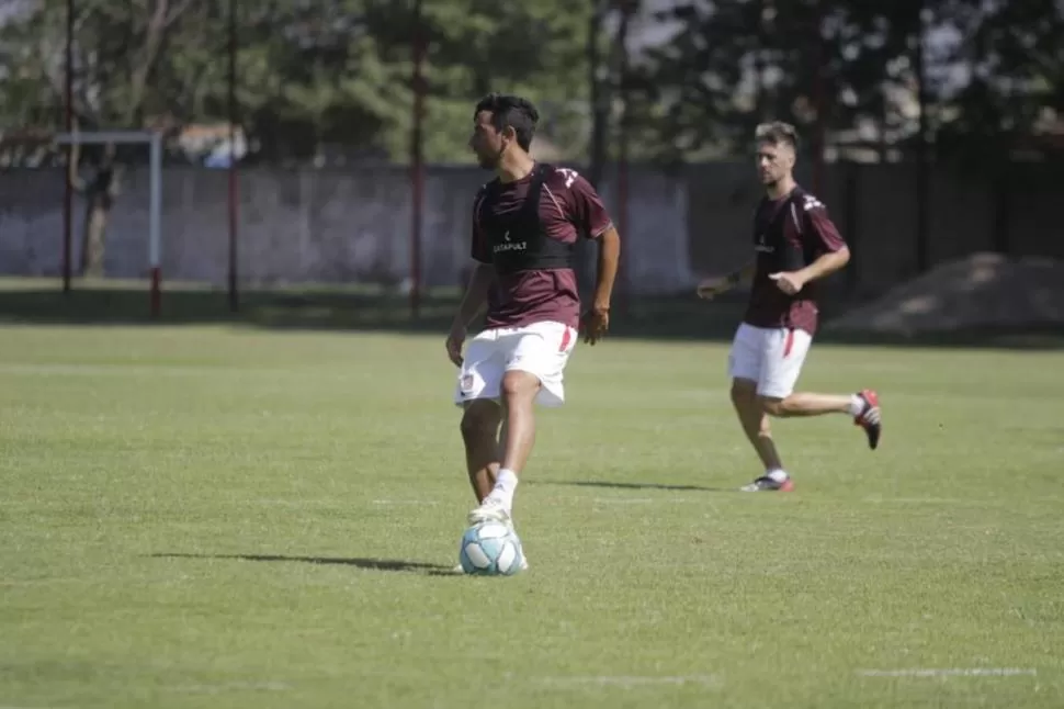 NO NEGOCIAN SU IDEA. El plantel “santo” se mantiene al margen de los rumores y espera a confirmación oficial. “Sólo pensamos en llegar bien al torneo”, explicaron. prensa casm  