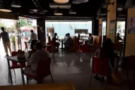 Guiño a bares y a restaurantes: cerrarán a las 23 pero habrá unos minutos de tolerancia