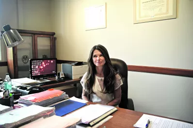 Claudia Sbdar, titular de la Corte, desmiente al ministro de la Defensa