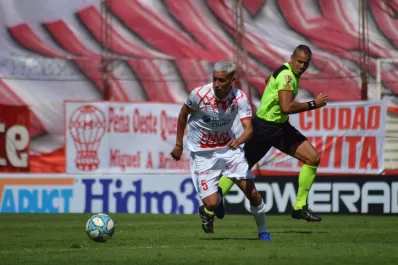 Huracán le ganó a Gimnasia por 3-2 y lidera la zona 6