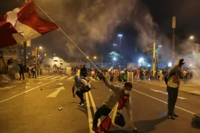 Otra renuncia presidencial deja a los peruanos acéfalos mientras los políticos buscan nuevo líder