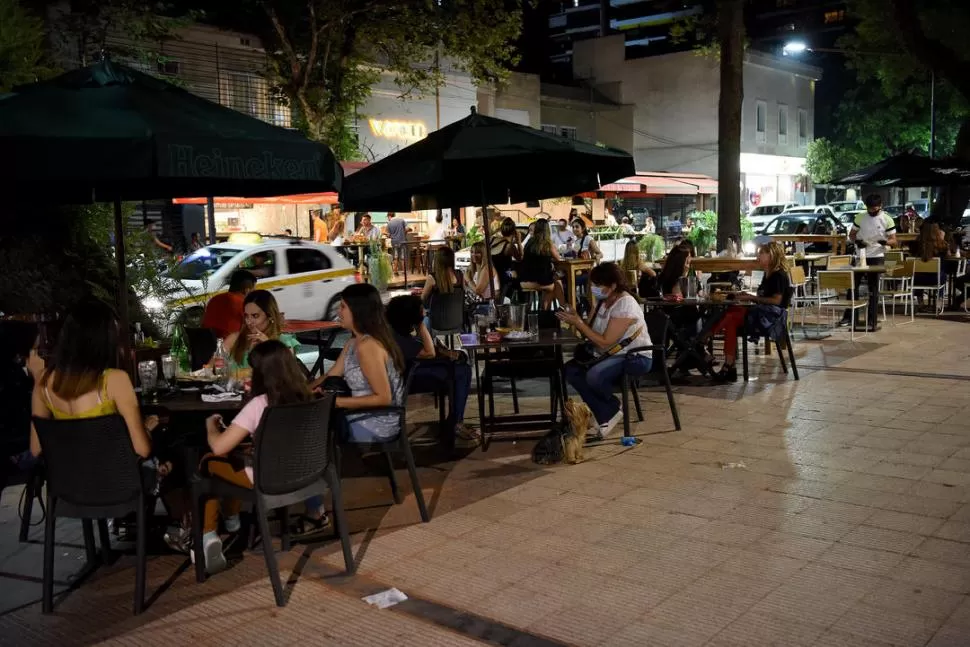 La Nación dispondría el cierre de bares entre las 23 y las 6 para desalentar la circulación nocturna