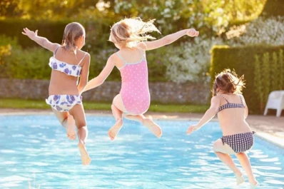 Atención al sol y al cloro antes de meterse en la pileta
