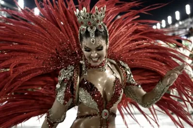 Río de Janeiro evalúa hacer el carnaval en julio por la pandemia