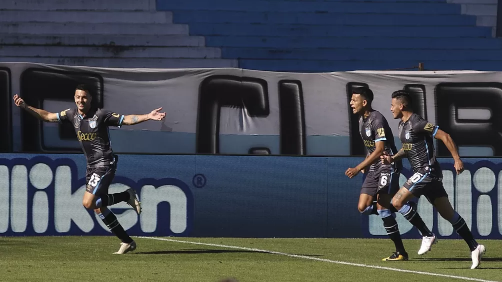 EL PRIMERO DE TODOS. Temprano y ante Racing, Carrera marcó el primer gol de Atlético en esta Copa Liga Profesional. 