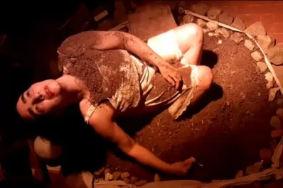 Estreno: humor, erotismo y juegos para salvar al teatro