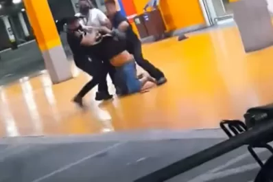 Indignación en Brasil tras la muerte de un hombre negro golpeado por agentes de seguridad