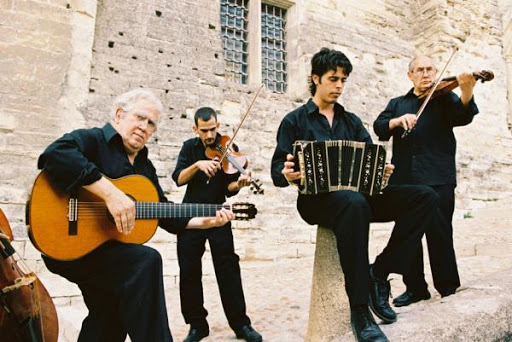 Los del Portezuelo: el desafío de recrear el clima de una peña folclórica con el público on line 