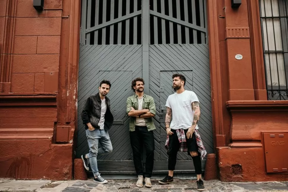 DESDE SALTA. Los del Portezuelo comenzaron a gransitar los escenarios folclóricos hace nueve años y en su búsqueda de estilo se abren a otros ritmos. 