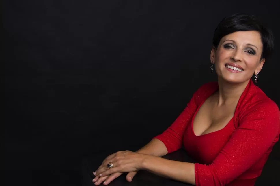 MIRADA FEMENINA. Lorena Astudillo afirma que se están cayendo los paradigmas más anquilosados de nuestra cultura y surgen voces de mujeres. 