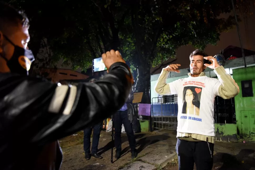 DOLOR DE PADRE. Pablo Riquel durante una marcha en pedido de justicia. LA GACETA / FOTO DE JOSé NUNo