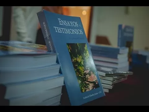 IDENTIDADES. En sus Ensayos..., Piossek Prebisch relata acontecimientos que conciernen a la vida de las personas y de las instituciones.  