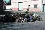 Basural que va creciendo en la Ciudadela