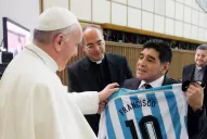 El Papa Francisco recuerda con afecto a Maradona y reza por él