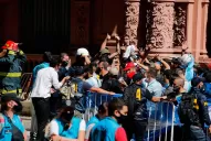 Por los incidentes, el cuerpo de Maradona fue retirado de la Capilla Ardiente