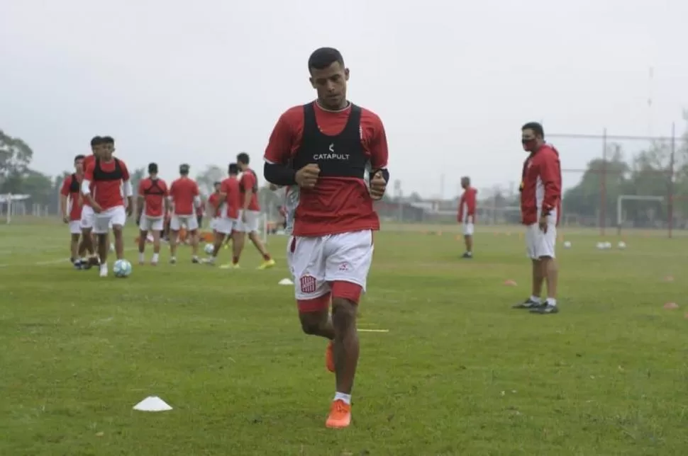  NADIE NEGOCIA EL TRABAJO. De acuerdo a lo que pregona la dupla, el plantel de San Martín se entrenó con todo durante los últimos dos meses para llegar en buenas condiciones a la definición del torneo. prensa casm