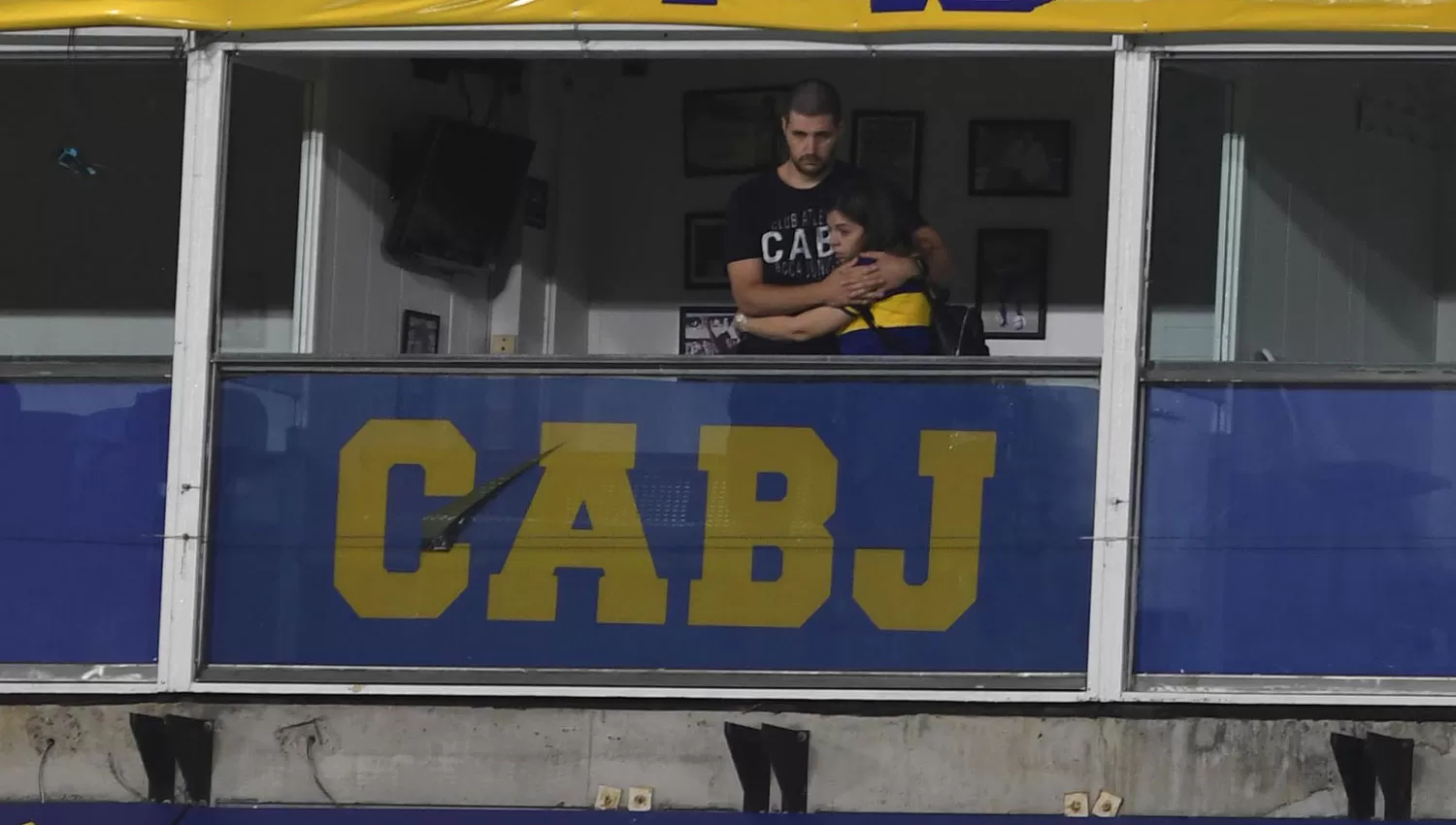 EMOCIONADA. Dalma ocupó el palco de su padre durante el último partido de Boca en La Bombonera.