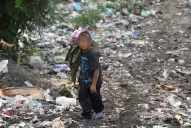 Casi la mitad de los argentinos vive por debajo de la línea de pobreza, según datos de la UCA